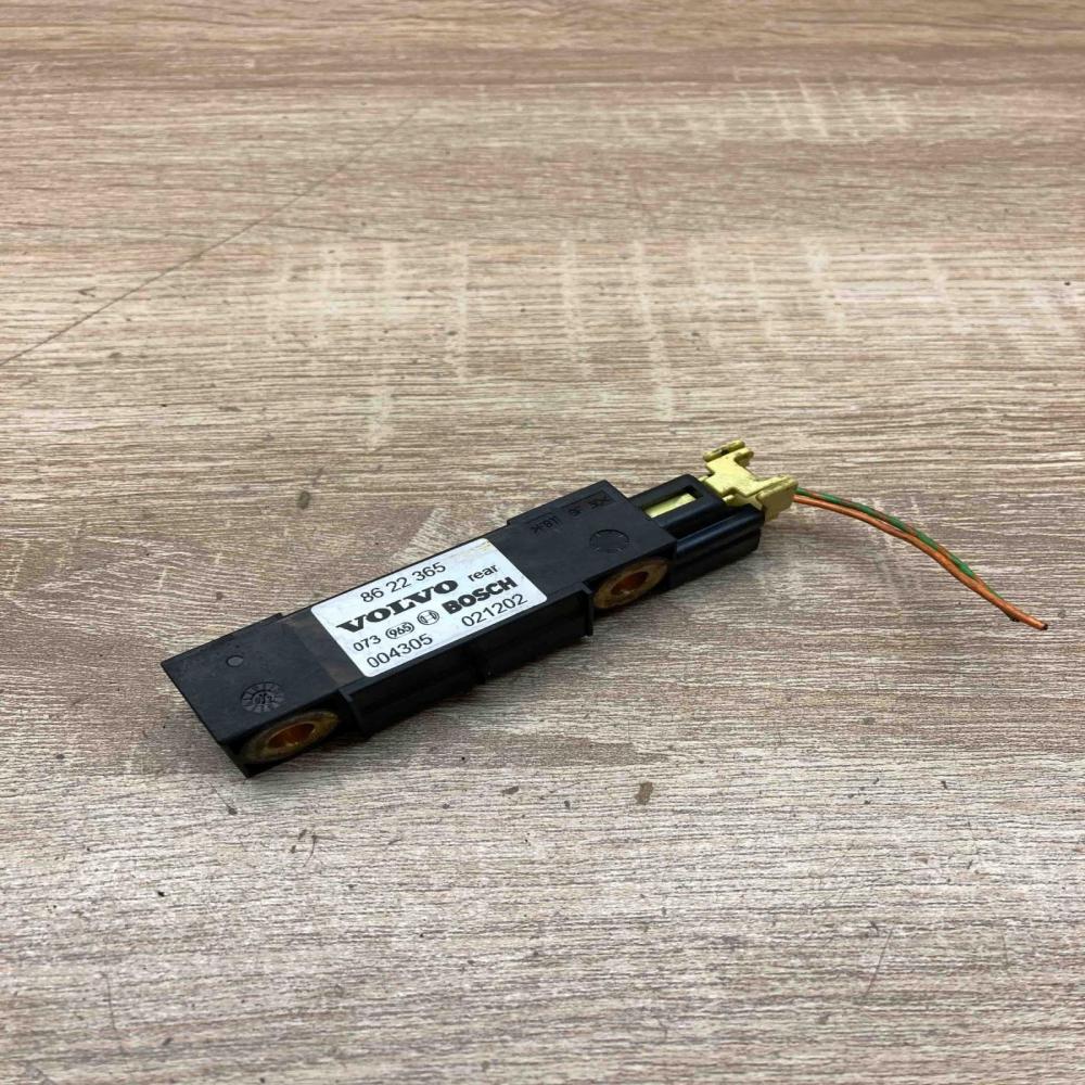 8622365  With Plug Airbag deployment crash/impact sensor Volvo V70