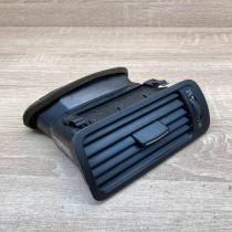 3C2819701E   Dash center air vent grill Volkswagen PASSAT B6