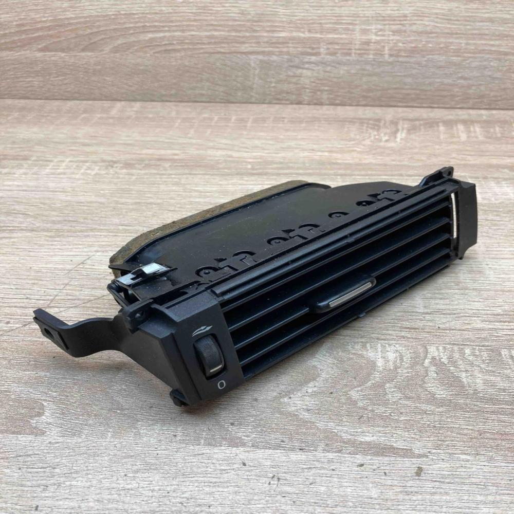 30676293 30755180  Dash center air vent grill Volvo S80