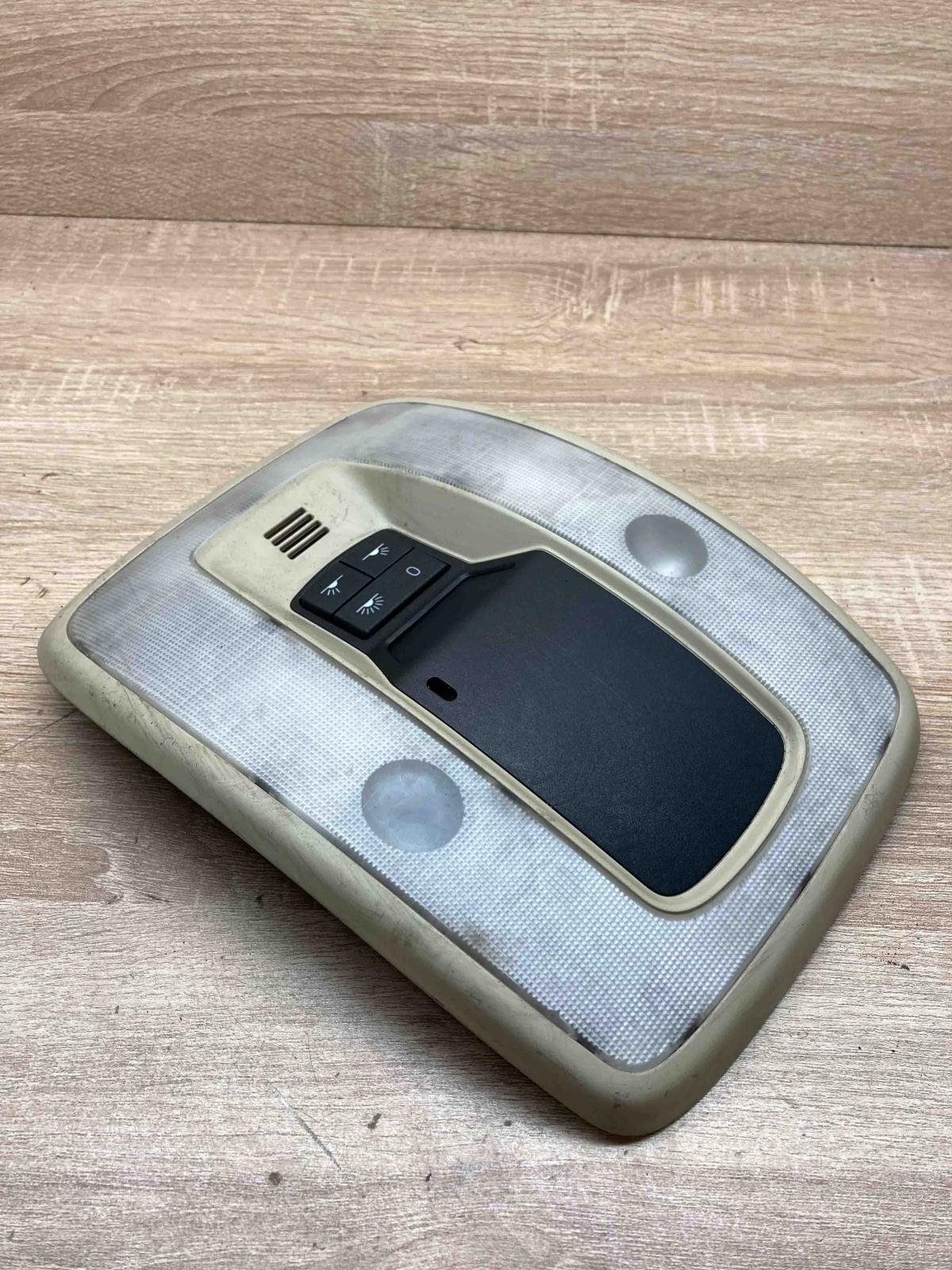 39852928 30653558 30653560 Other interior light Volvo S80