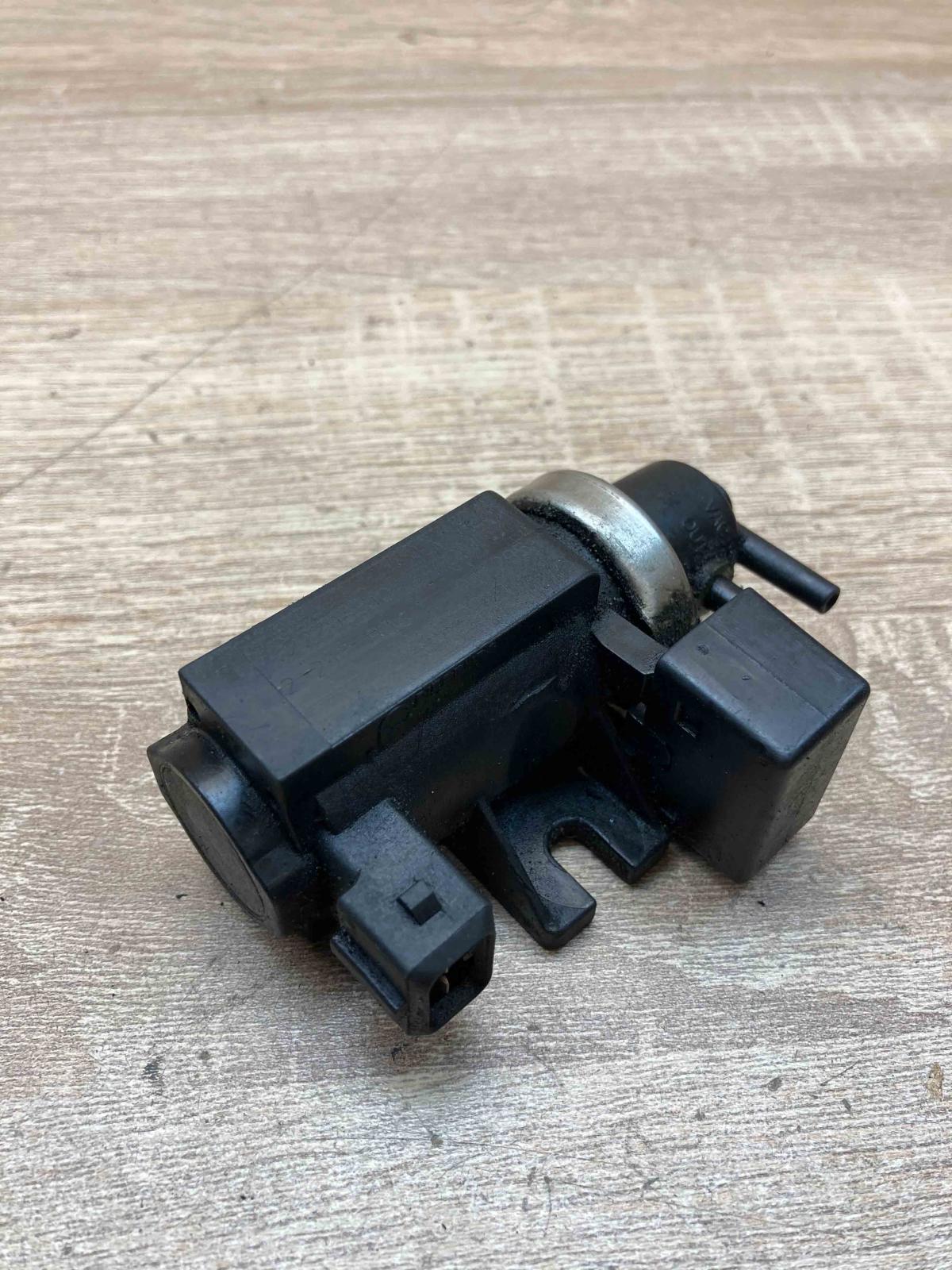 2247906   Turbo solenoid valve BMW 5 E39