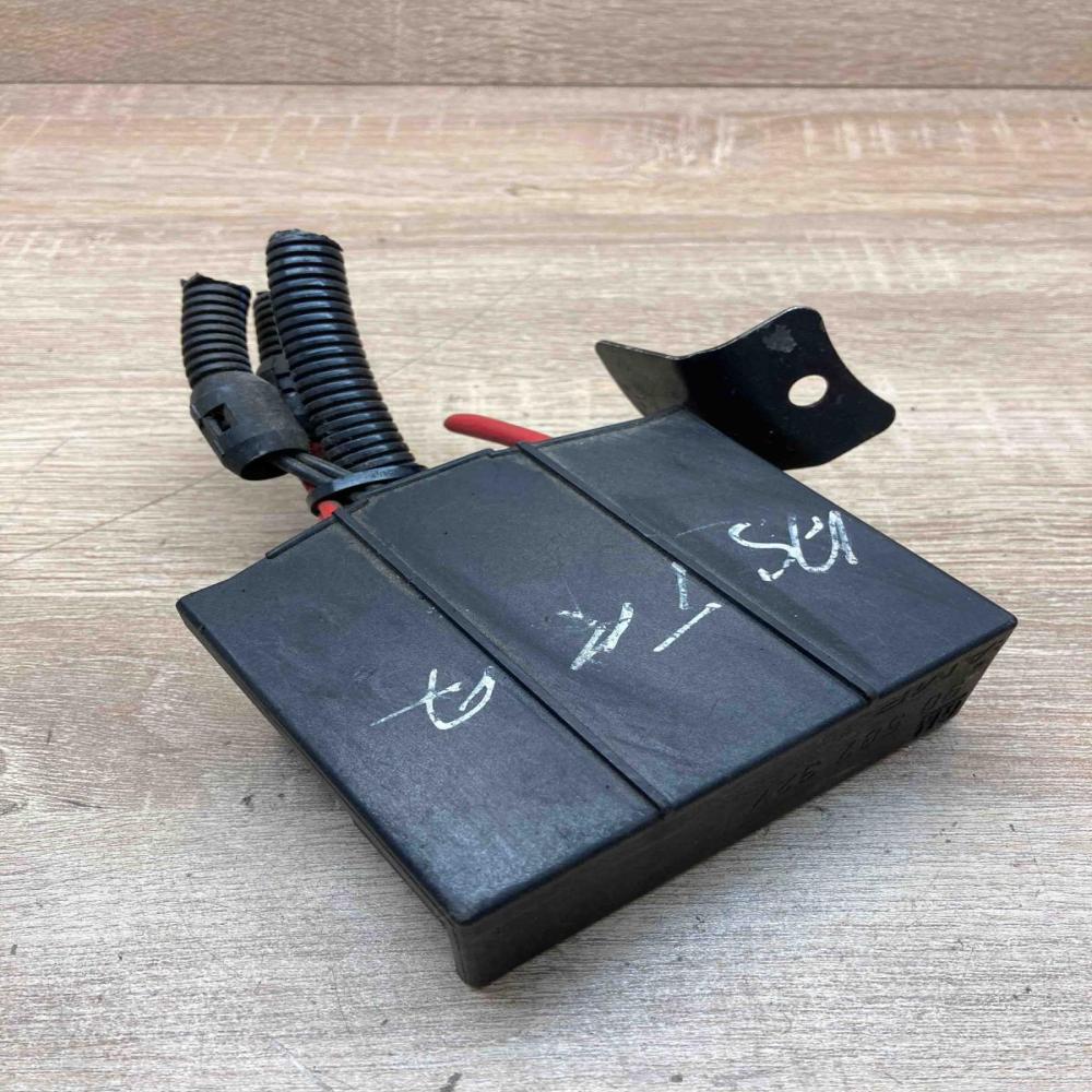 90587327   Fuse box cover Opel Astra F