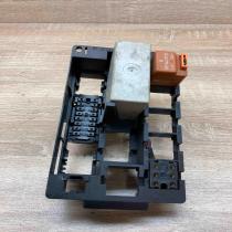 1245450140   Relay mounting block Mercedes-Benz E W124