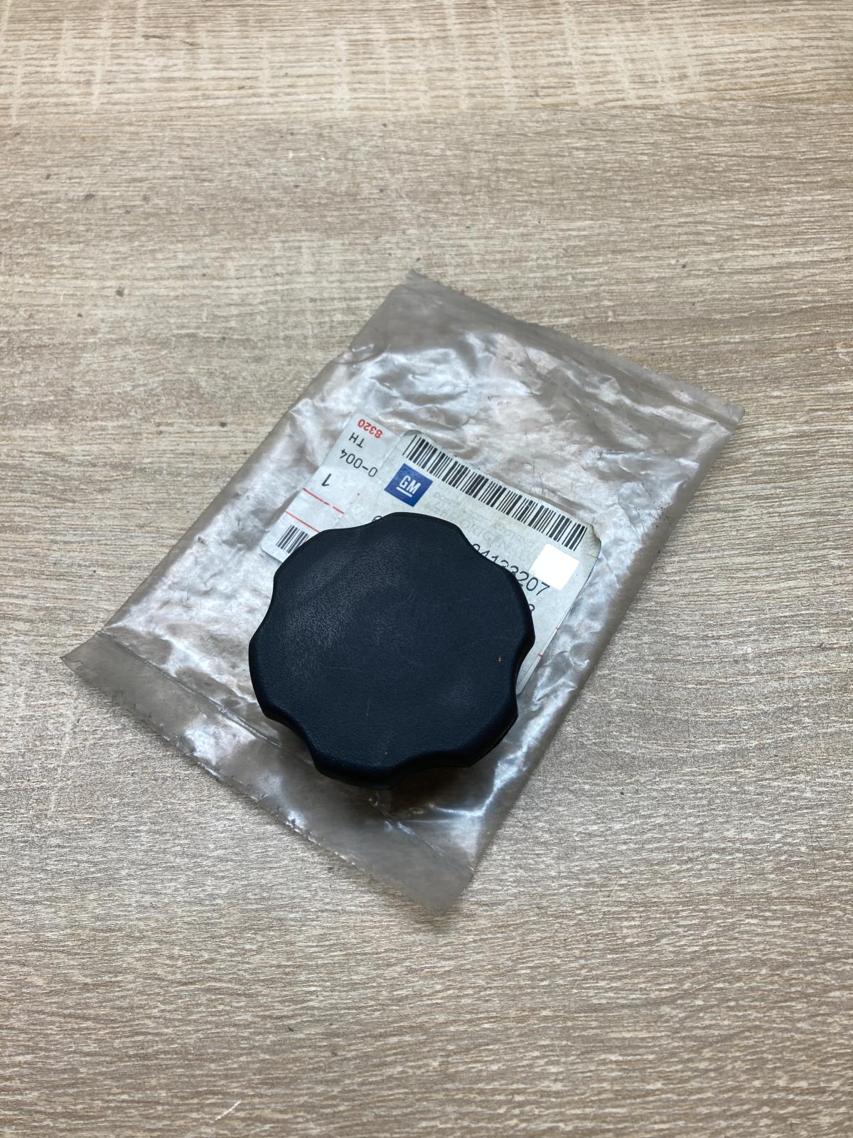 94133207   Oil filler cap Opel Vectra B