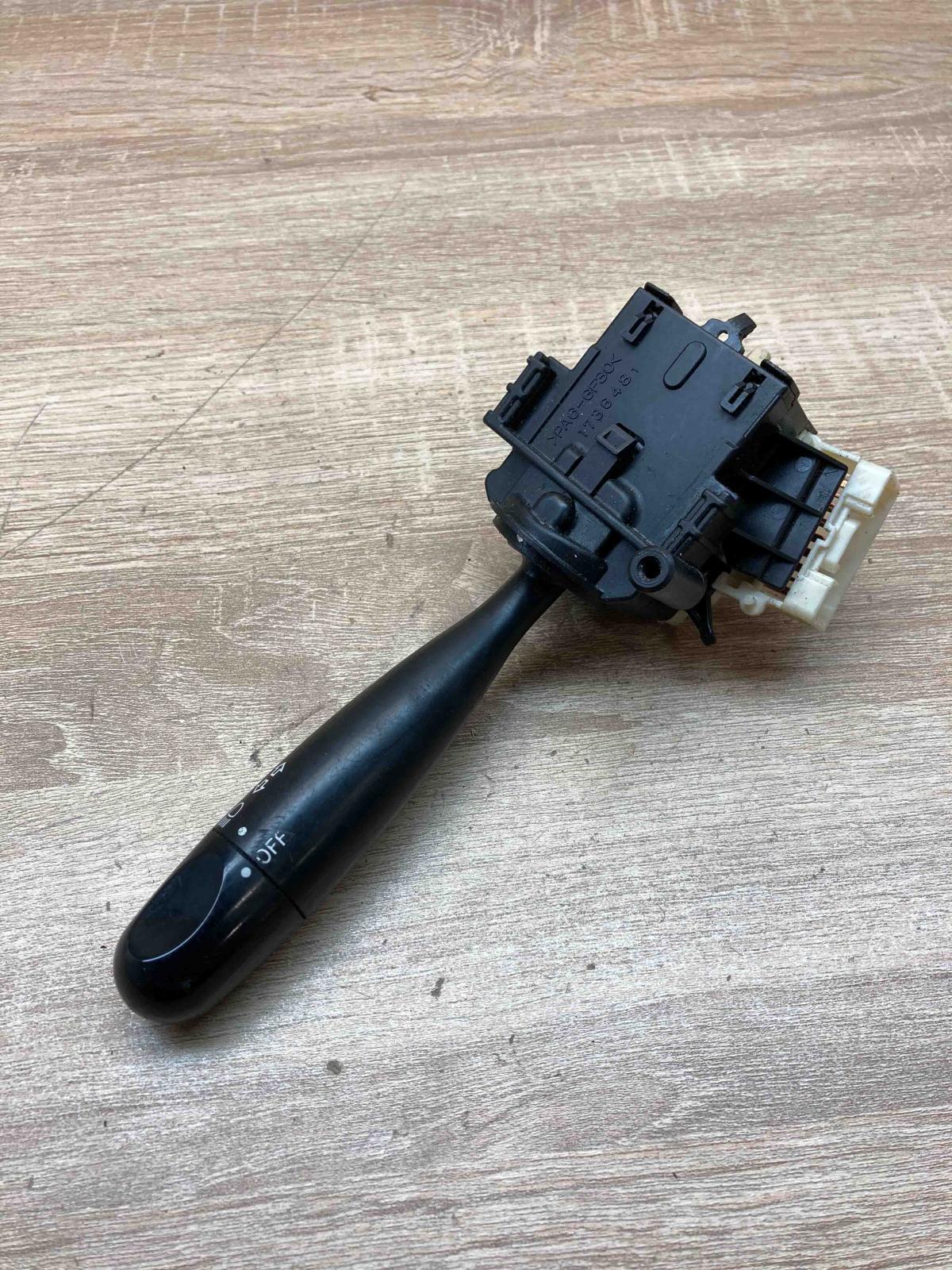 173648   Indicator stalk Toyota RAV 4 (XA20)