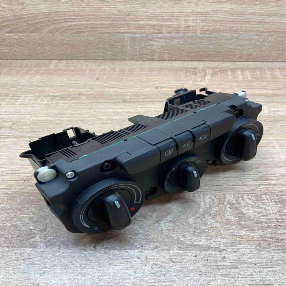 789502 04 341 58929  Climate control unit Audi A3 S3 8P