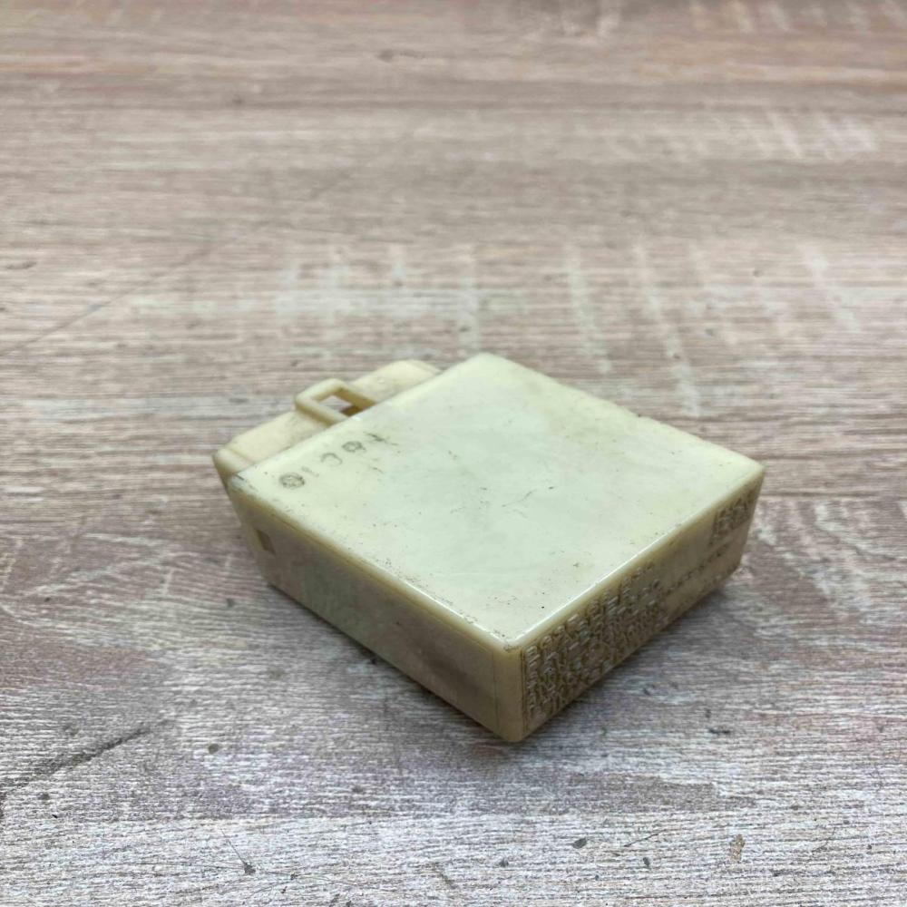 BG3F 66 830  Flasher Light relay Mazda 626