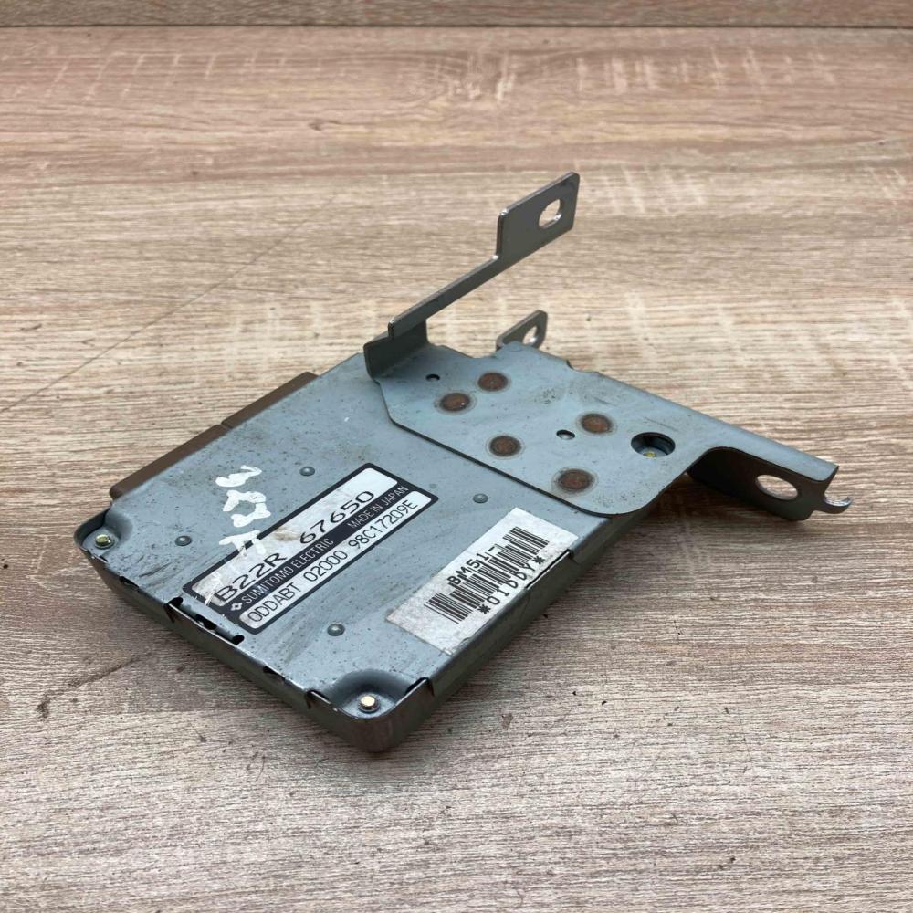 B22R 67650   Engine control unit/module ECU Mazda 323 F