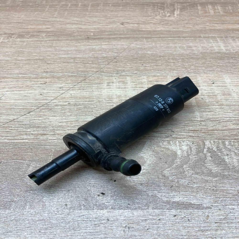 8377613   Headlight washer pump BMW 7 E65 E66
