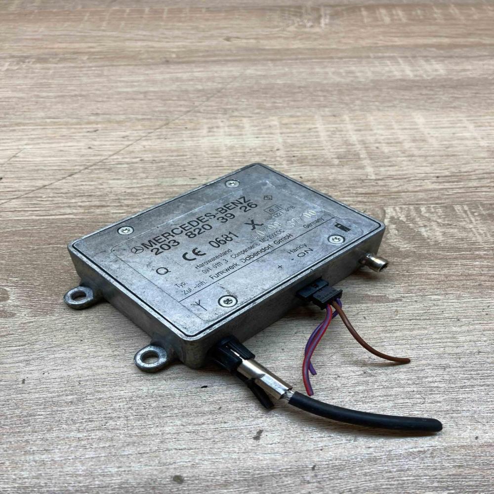 2038203926   Antenna control unit Mercedes-Benz C W203