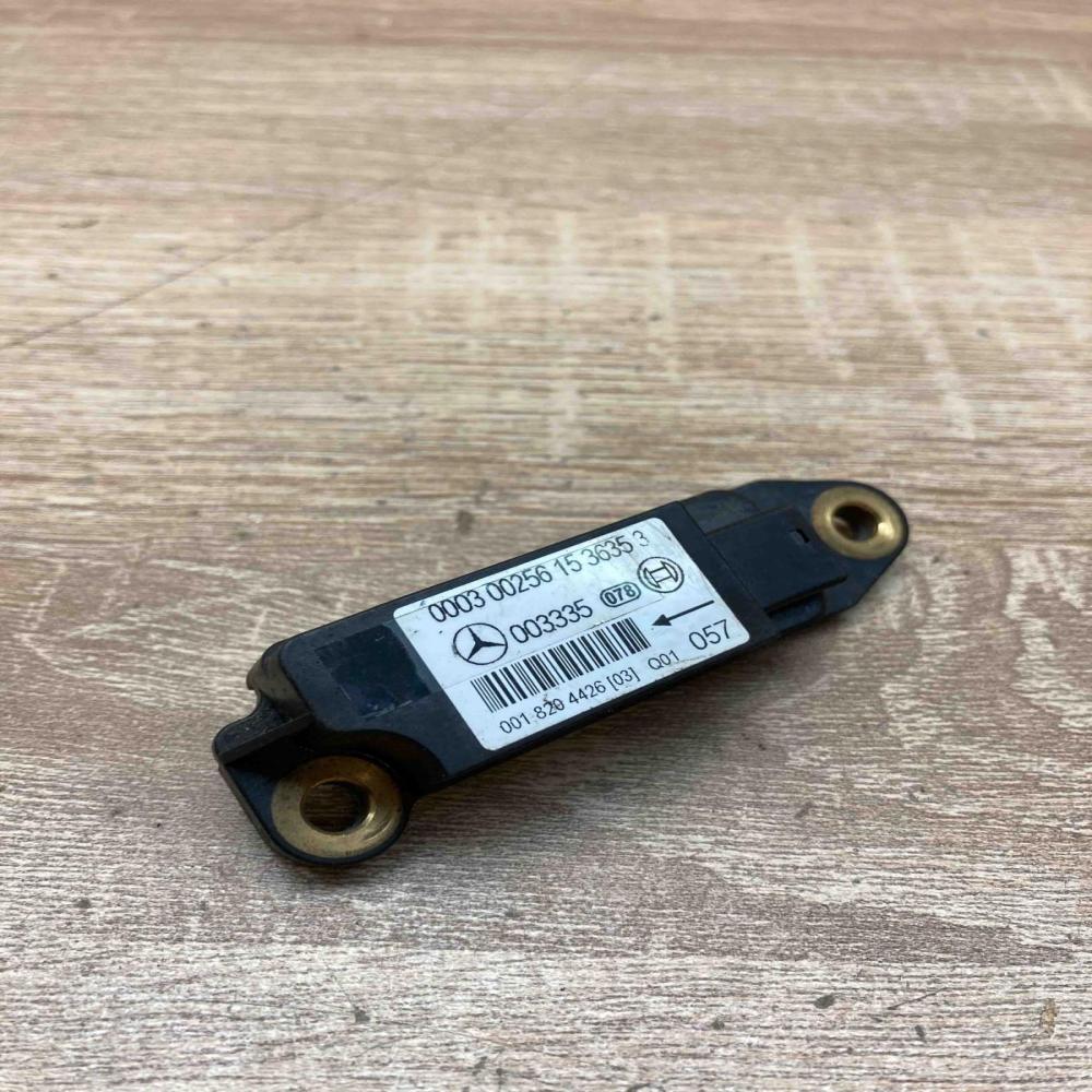 0018204426   Airbag deployment crash/impact sensor Mercedes-Benz C W203