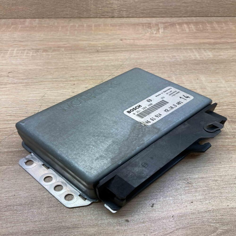 4661914 0261204400  Engine control unit/module ECU Saab 9-3 Ver1