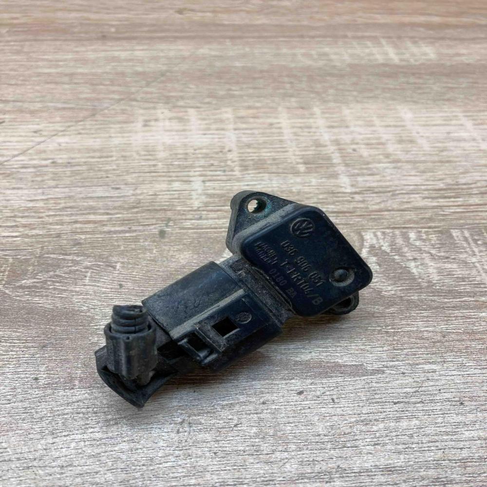 036906051   Air pressure sensor Audi A6 S6 C6 4F