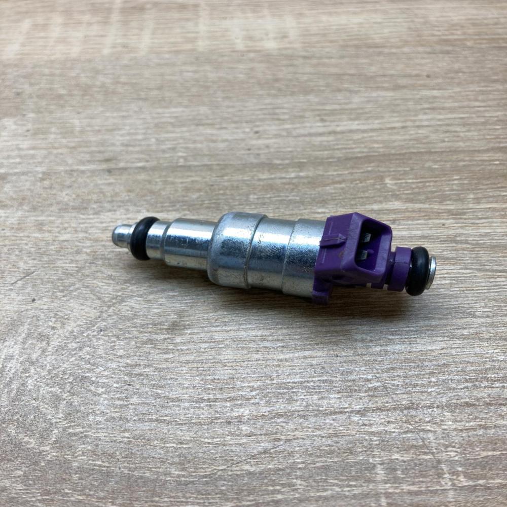 873774   Fuel injector Renault Clio II