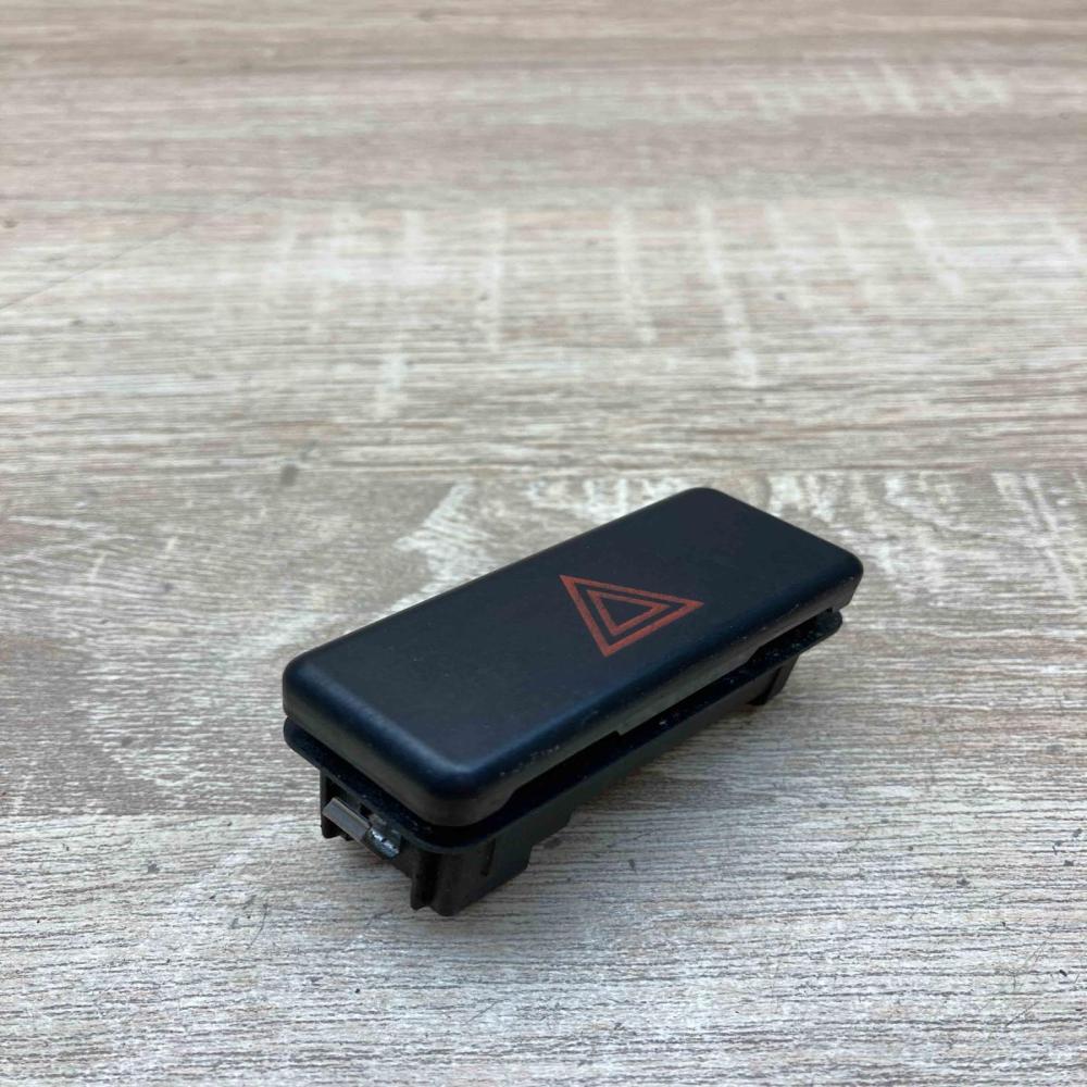 8350947   Hazard light switch BMW 5 E39