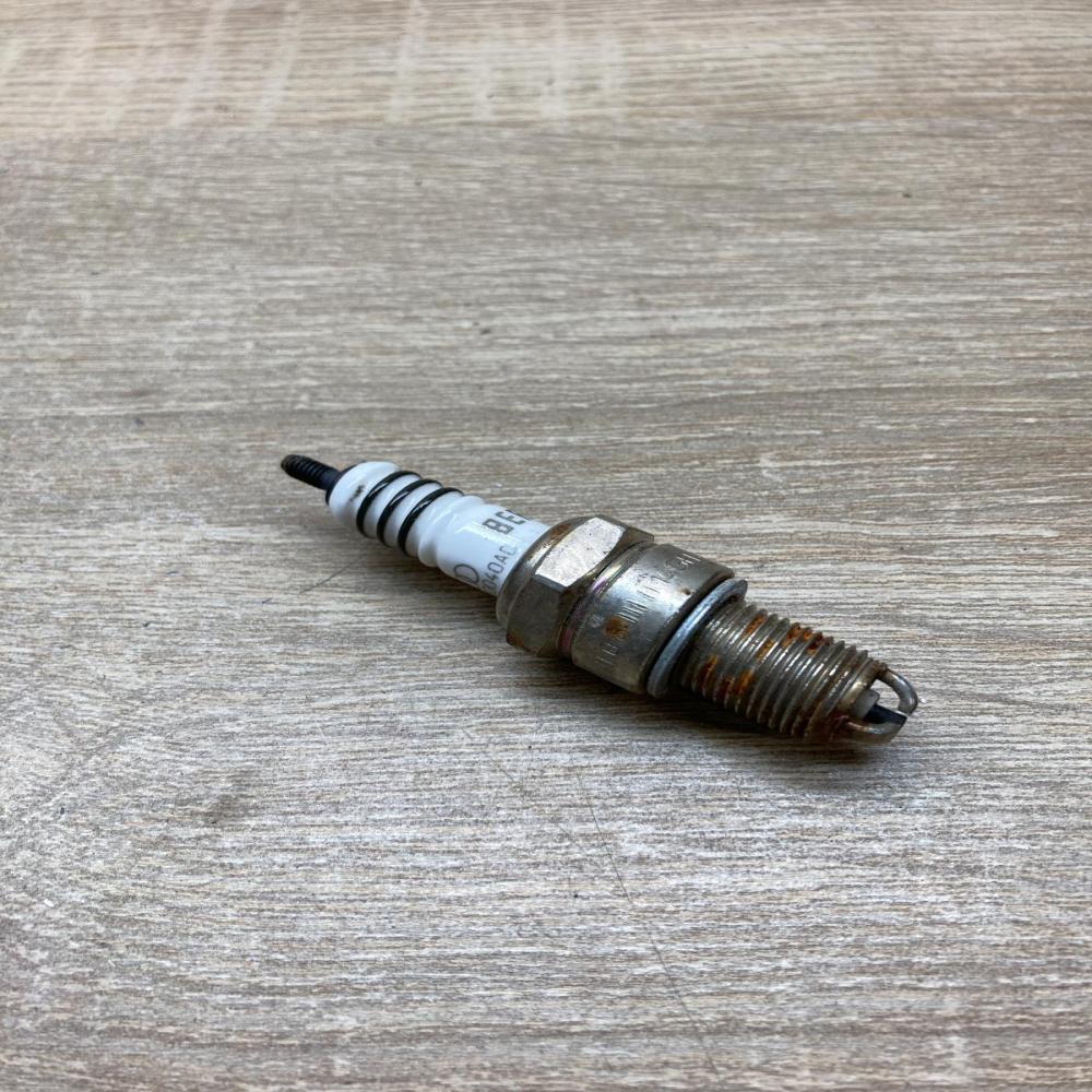 101000040AD   Spark plug Audi A6 S6 C4 4A