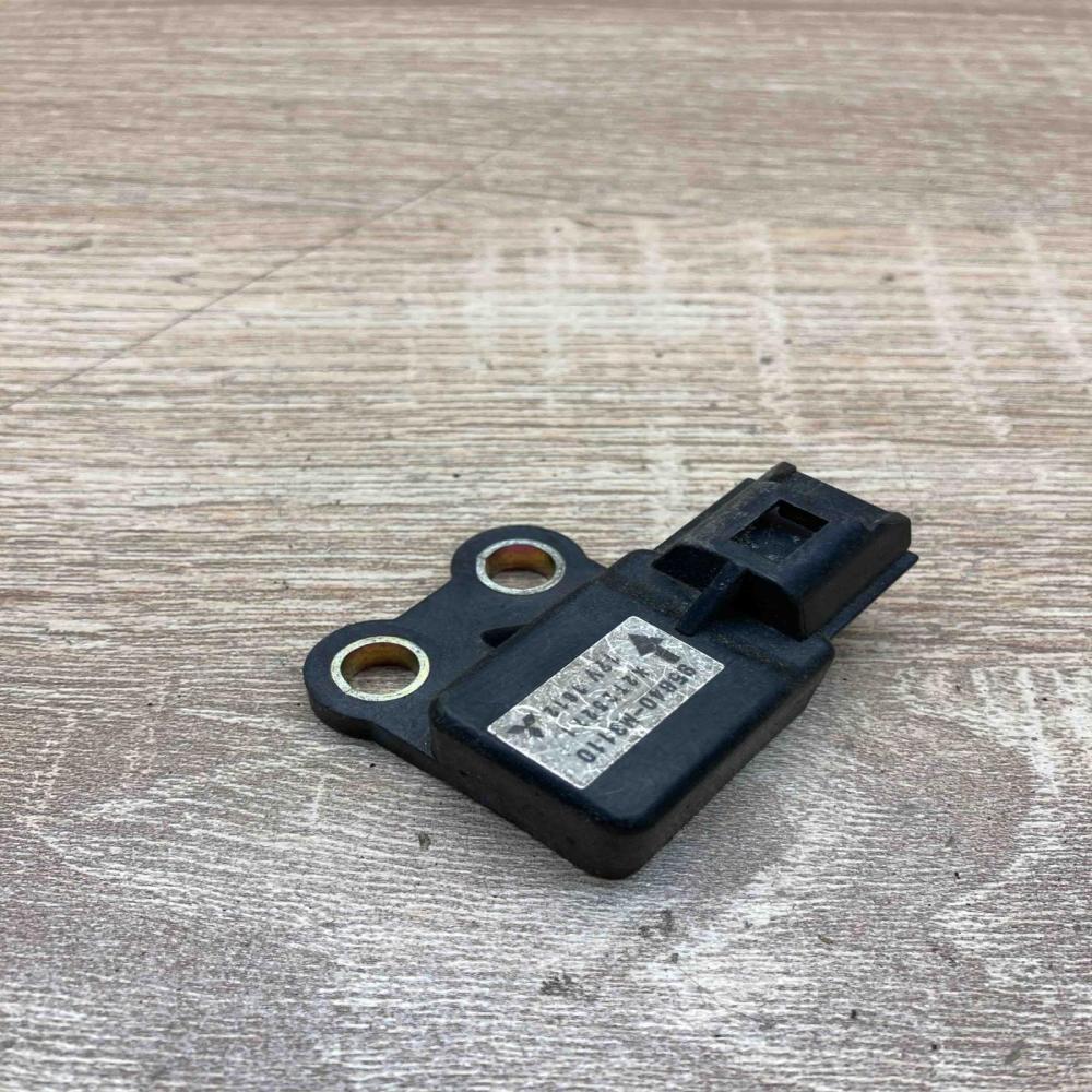 95640 M3110 X2T25271  Airbag deployment crash/impact sensor Hyundai Santa Fe
