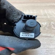 30658737   Passenger airbag on/off switch Volvo V70