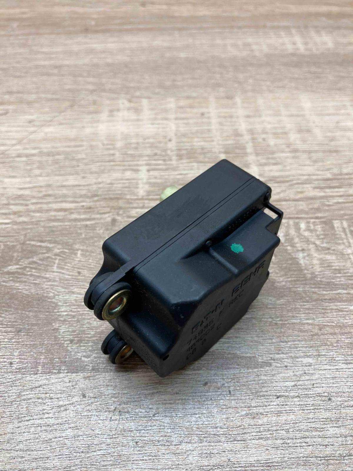 74935F 181002  Air flap motor/actuator Volvo S60