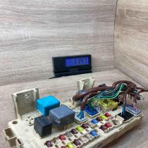 82641 CA020 F 905761  Fuse module Toyota Avensis T250