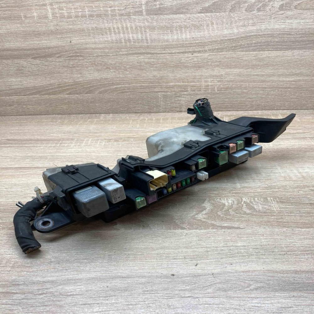90080 87019   Fuse box set Toyota Avensis T250
