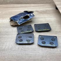 4004121 121EE1262  Brake pads (front) Saab 900