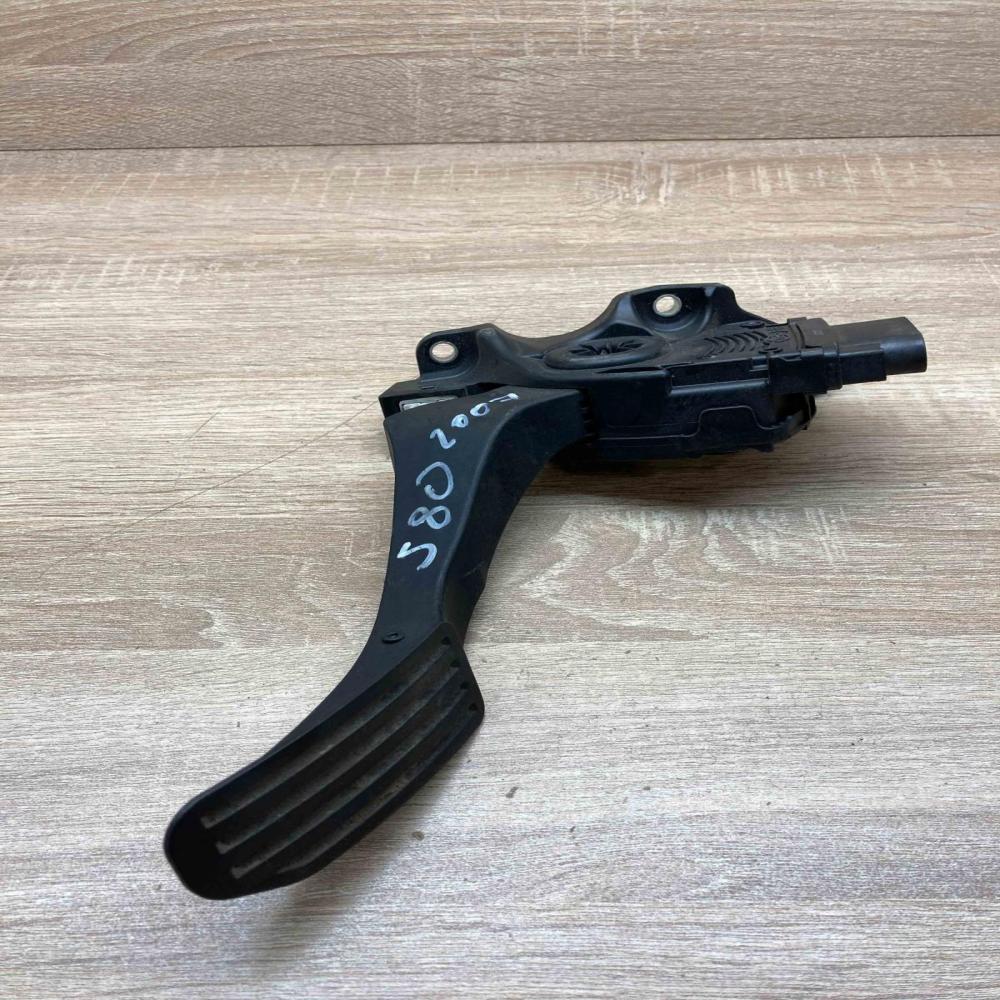 6G92 9F836 DD 6PV009220 03  Accelerator throttle pedal Volvo S80