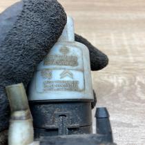9641553880 9641553980  Windscreen/windshield washer pump Peugeot 207