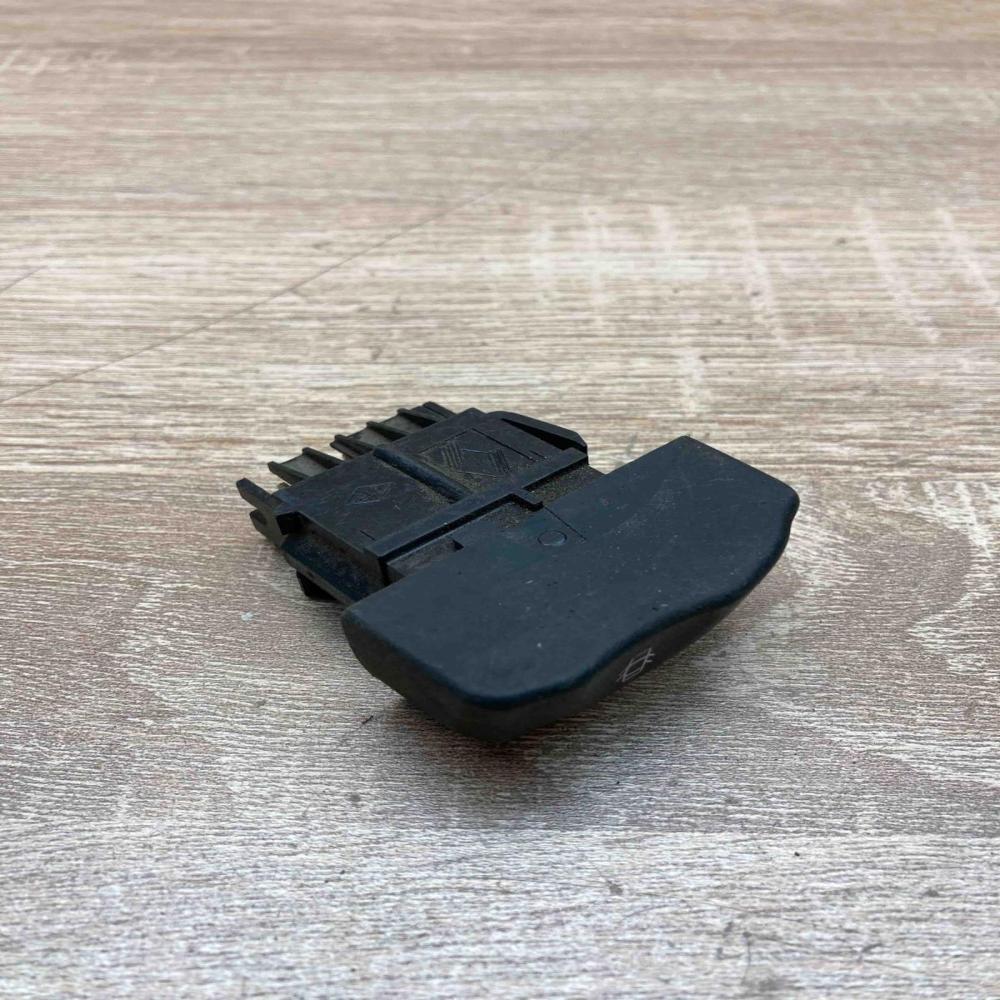 841242   Central locking switch button Renault Scenic I
