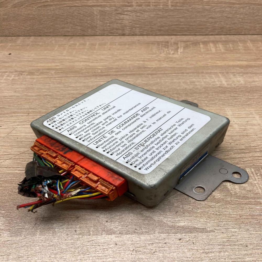 39790 S04 G011 M1 X2T31473T  ABS control unit/module Honda Civic
