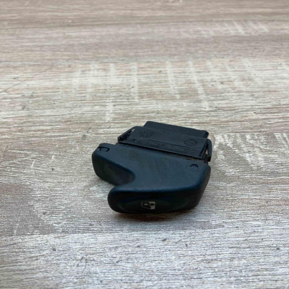 838100G   Electric window control switch Renault Scenic I