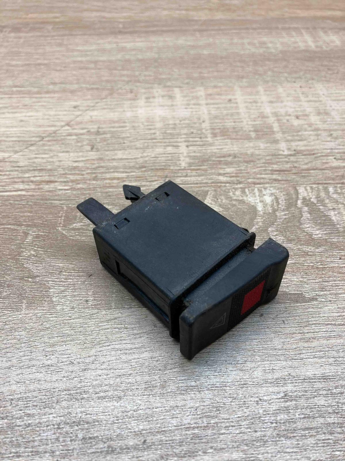 4A0941509A   Hazard light switch Audi A6 S6 C4 4A