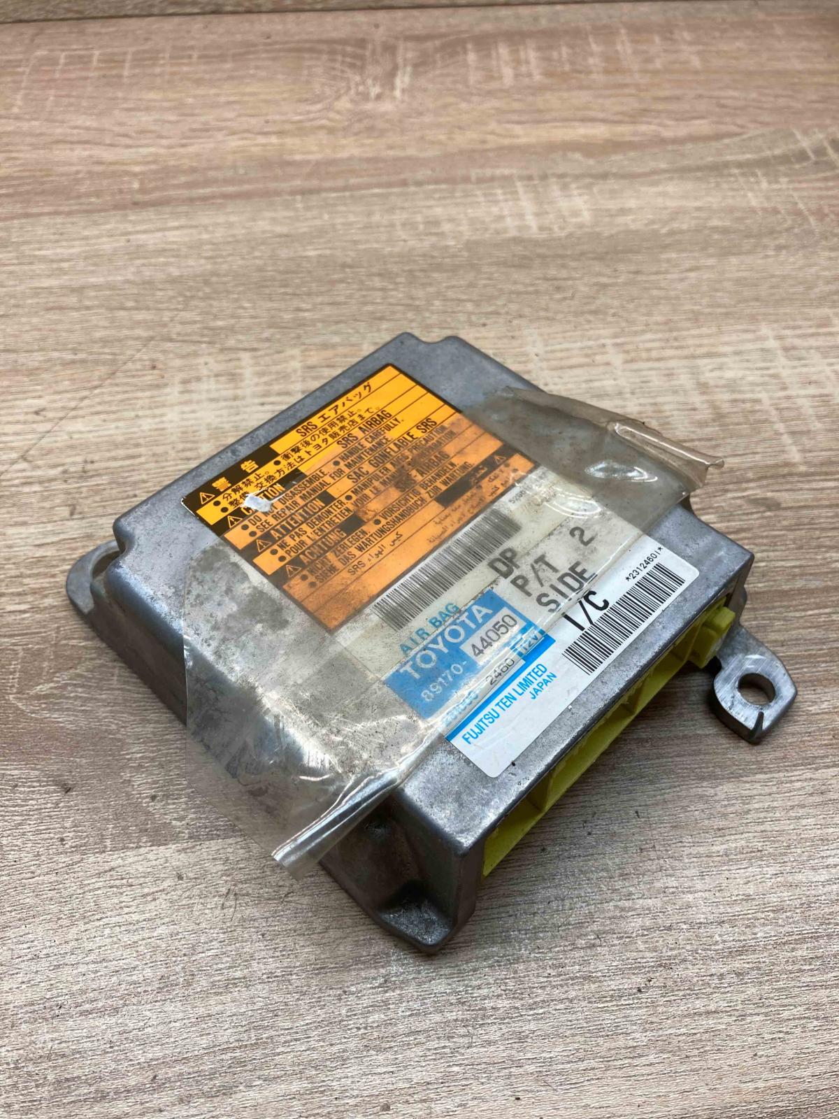 89170 44050 231000 2460  Airbag control unit/module Toyota Avensis Verso