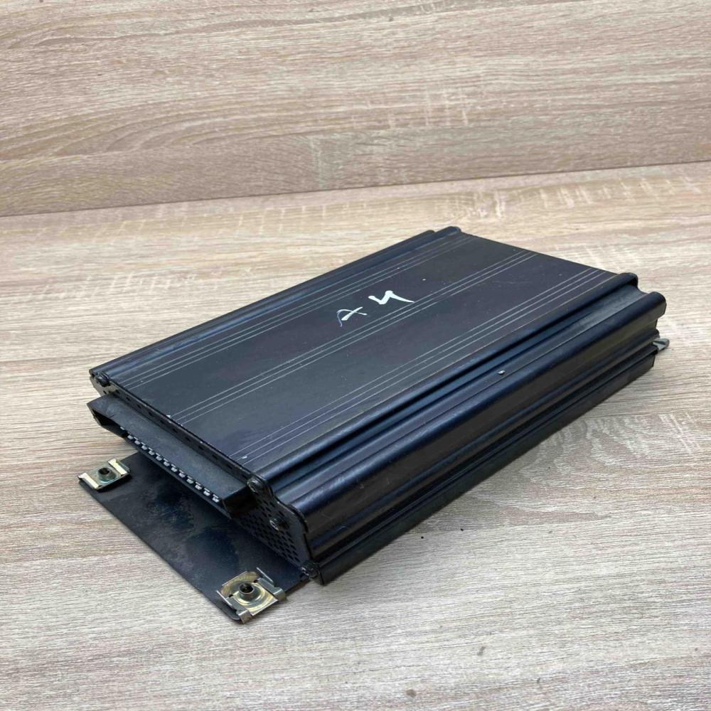 8D0035225A  BOSE Sound amplifier Audi A4 S4 B5 8D
