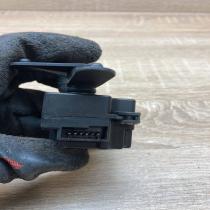 74935D 250401  Air flap motor/actuator Volvo S60