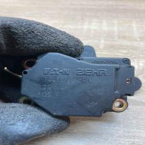 74935D 250401  Air flap motor/actuator Volvo S60