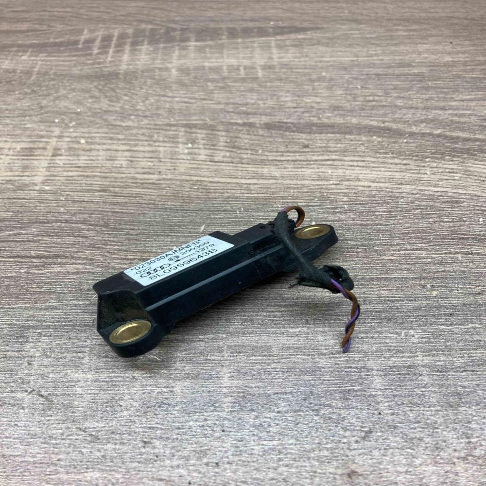 8L0959643B Main  Airbag deployment crash/impact sensor Audi A3 S3 8L