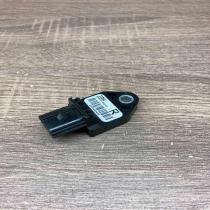 89833 05010 Main  Airbag deployment crash/impact sensor Toyota Avensis T250
