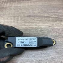 98AG 14B342 AD 250599 000029  Airbag deployment crash/impact sensor Ford Focus