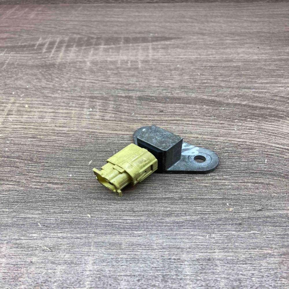 FA1GZ 11916 4037  Airbag deployment crash/impact sensor Nissan Qashqai