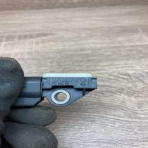 31264395   Airbag deployment crash/impact sensor Volvo V70
