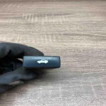 YXL 100100 5 02 00  Tailgate/boot open switch button Rover 75
