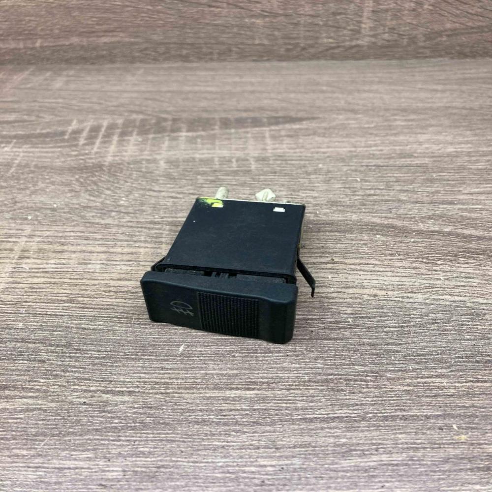 893941535   Fog light switch Audi 80 90 S2 B4