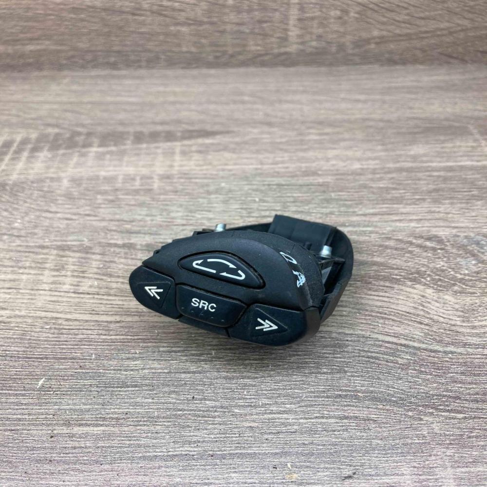 54355381PI 271100  Steering wheel buttons/switches Nissan Almera N16