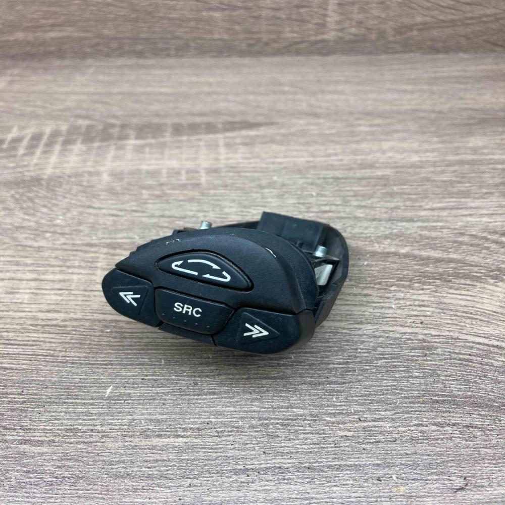 37017A 08431 1880 9731 Steering wheel buttons/switches Nissan Almera Tino