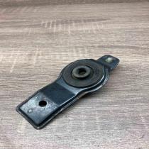 21506 5F100   Radiator mount bracket Nissan Primera