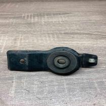 21506 5F100   Radiator mount bracket Nissan Primera