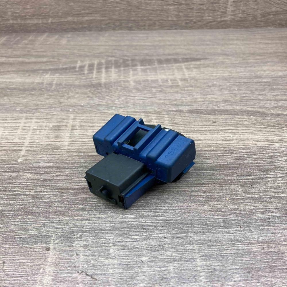 1S7T 11572 AD Starter  Ignition lock Ford Galaxy