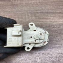 IG2 AM2 ST2 Used  Ignition lock Toyota Avensis T250
