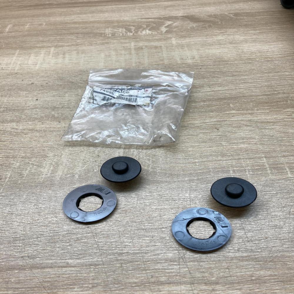 74985 JD00B 74985JD00B  Floor mat clip fixing clamp Nissan Qashqai